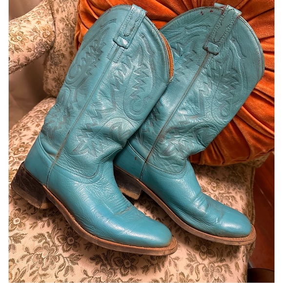 Old West Turquoise Heeled Boots - Picture 7 of 10